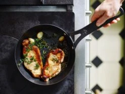 BK Koekenpan Black Steel - ø 28 Cm - Zonder Anti-aanbaklaag -Huis Keuken 3a0edf7e9fc57021e9247b0896c9f94040984ce9 BlackSteel 05 11 b93106 1 1