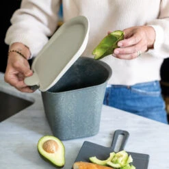 Koziol Tafelprullenbak Bibo Grijs 9 Koziol Tafelprullenbak Bibo Grijs -Huis Keuken 7605 bibo 701 os