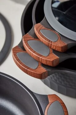 Resto Kitchenware Pannenset - 13 Delige Set - Inductie En Alle Andere Warmtebronnen 12 Resto Kitchenware Pannenset - 13 Delige Set - Inductie En Alle Andere Warmtebronnen -Huis Keuken 799x1200 2