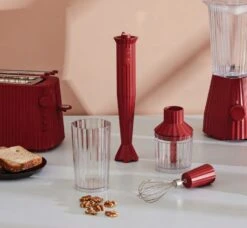 Alessi Staafmixer Plissé - 2 Standen - Rood - Michele De Lucchi - MDL10 R -Huis Keuken Alessi Staafmixer sfeer1 1
