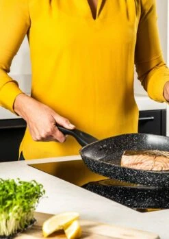 Westinghouse Grillpan Marble - 28 X 28 Cm - Standaard Anti-aanbaklaag -Huis Keuken Clipboard05 11
