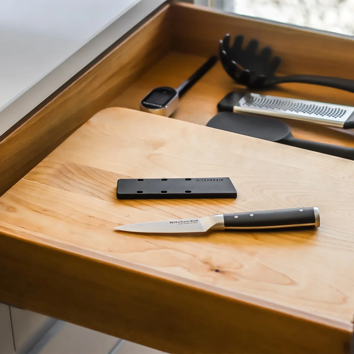 KitchenAid Officemes Gourmet 9 Cm + Gratis Mesbeschermer 4 KitchenAid Officemes Gourmet 9 Cm + Gratis Mesbeschermer - Afbeelding 2