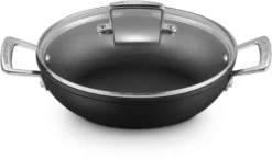 Le Creuset Hapjespan Met Deksel - Les Forgées TNS - ø 24 Cm / 2.3 Liter - Standaard Anti-aanbaklaag 15 Le Creuset Hapjespan Met Deksel - Les Forgées TNS - ø 24 Cm / 2.3 Liter - Standaard Anti-aanbaklaag -Huis Keuken LC 20190624 ZS PS FS 51107240010502 002