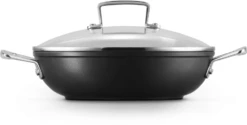 Le Creuset Hapjespan Met Deksel - Les Forgées TNS - ø 24 Cm / 2.3 Liter - Standaard Anti-aanbaklaag 13 Le Creuset Hapjespan Met Deksel - Les Forgées TNS - ø 24 Cm / 2.3 Liter - Standaard Anti-aanbaklaag -Huis Keuken LC 20190624 ZS PS FS 51107240010502 003