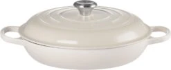 Le Creuset Braadpan Signature - Campagnard - Meringue - ø 30 Cm / 3.5 Liter -Huis Keuken Le Creuset Braadpan Campagnard Signature Meringue
