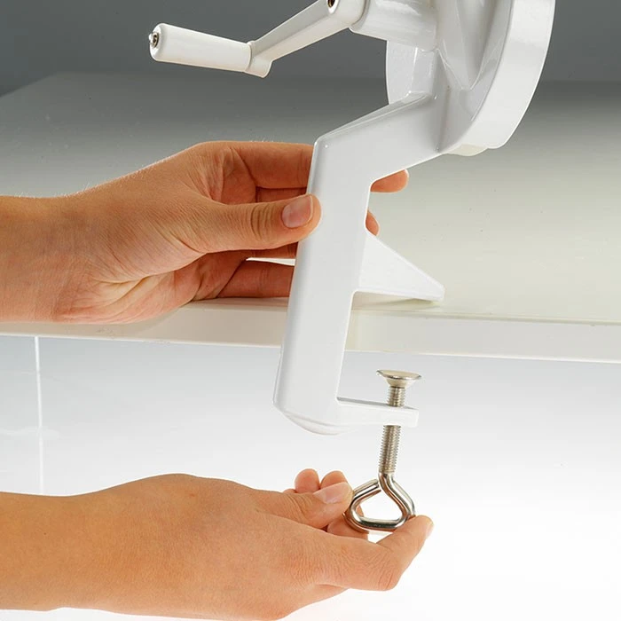 Westmark Bonensnijder / Snijbonenmolen Aluminium 4 Westmark Bonensnijder / Snijbonenmolen Aluminium - Afbeelding 2