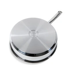 BK Hapjespan Met Deksel - Bright RVS - ø 28 Cm - Zonder Anti-aanbaklaag -Huis Keuken fc0dc2028d5d3253cc6eac1205cd79041df26e1e BK Bri SauteP 1pc CC005749 001 Base